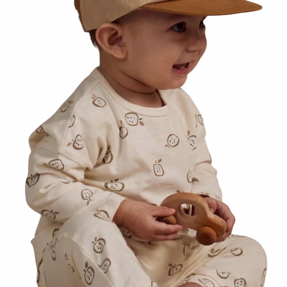 NWTS Rylee & Cru Apples all over, pants/long sleeve tee, size 12-18 months